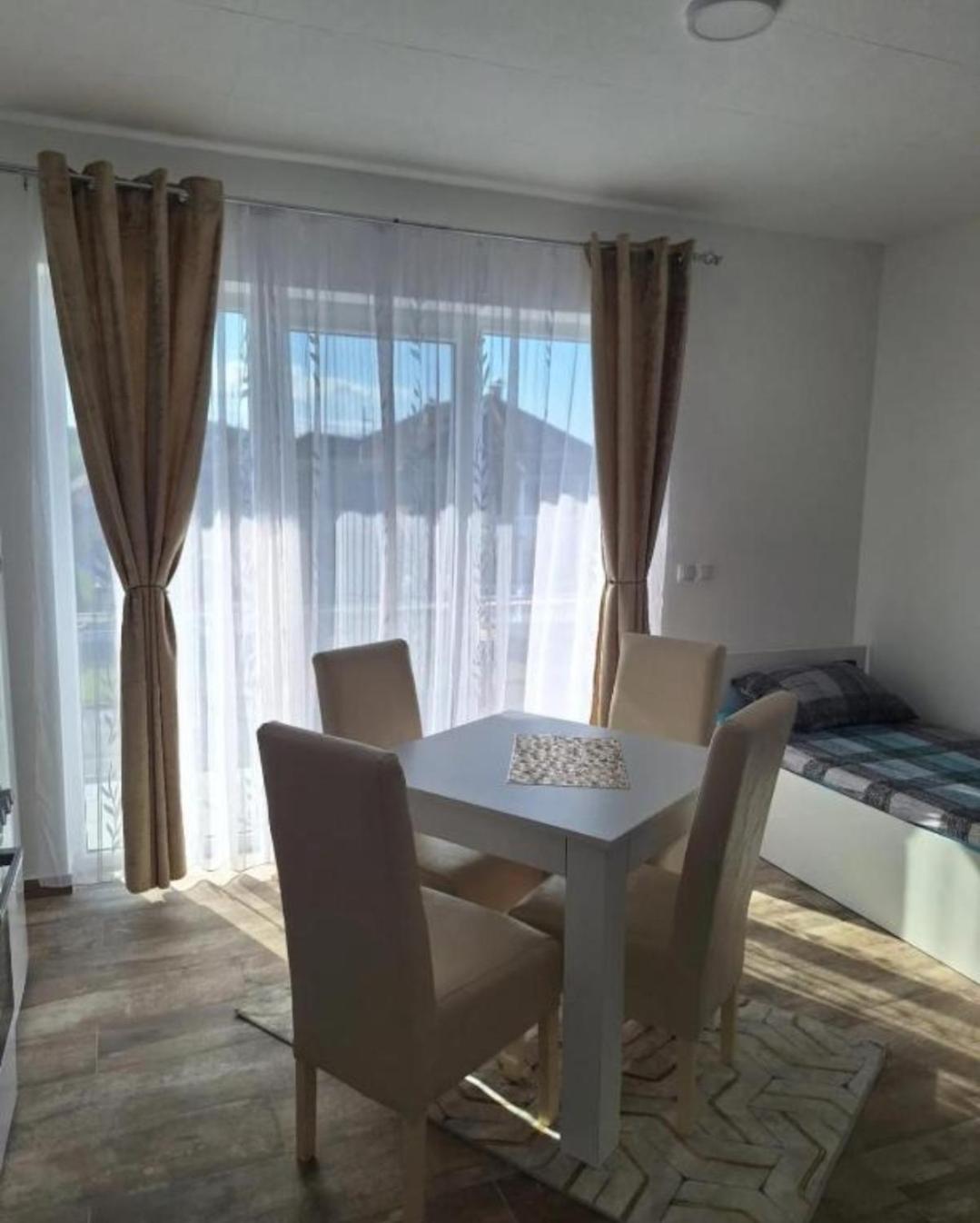 Apartmani Koki 克拉多沃 外观 照片